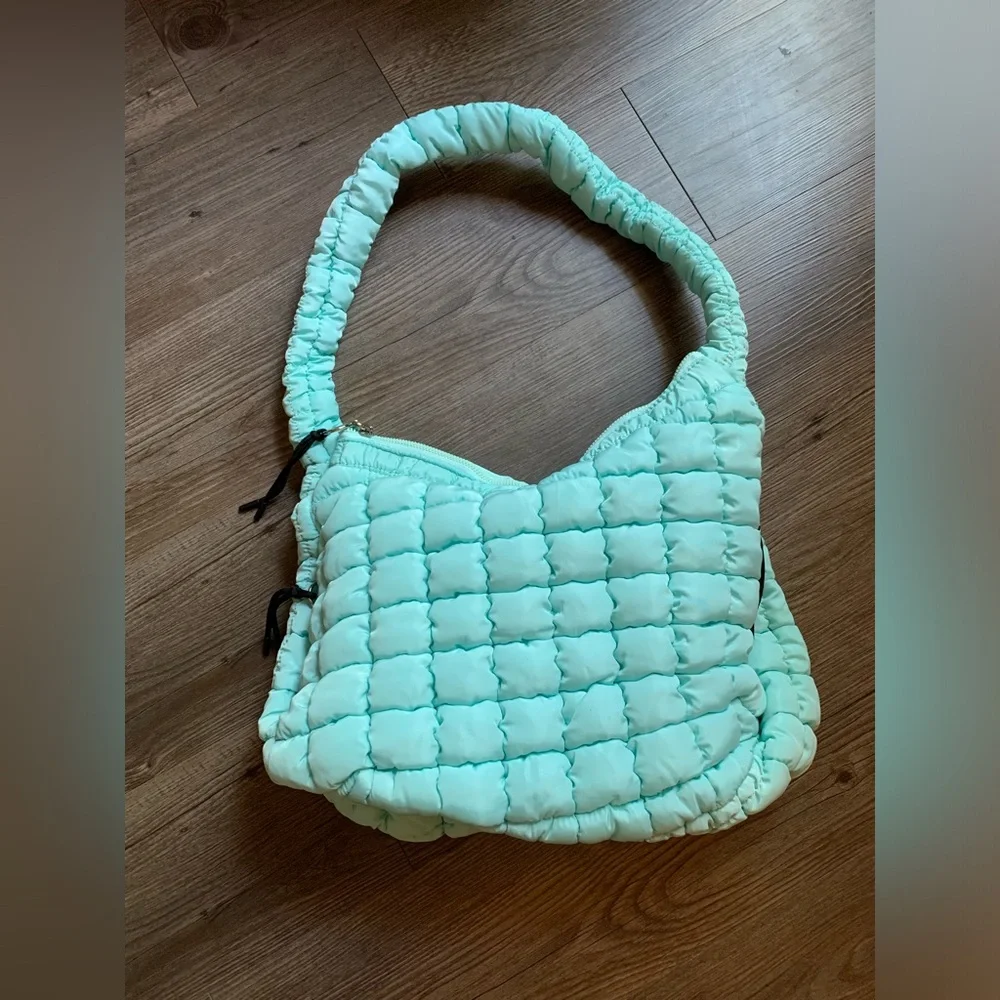 Blue quilted carryall bag - Picture 2 of 7